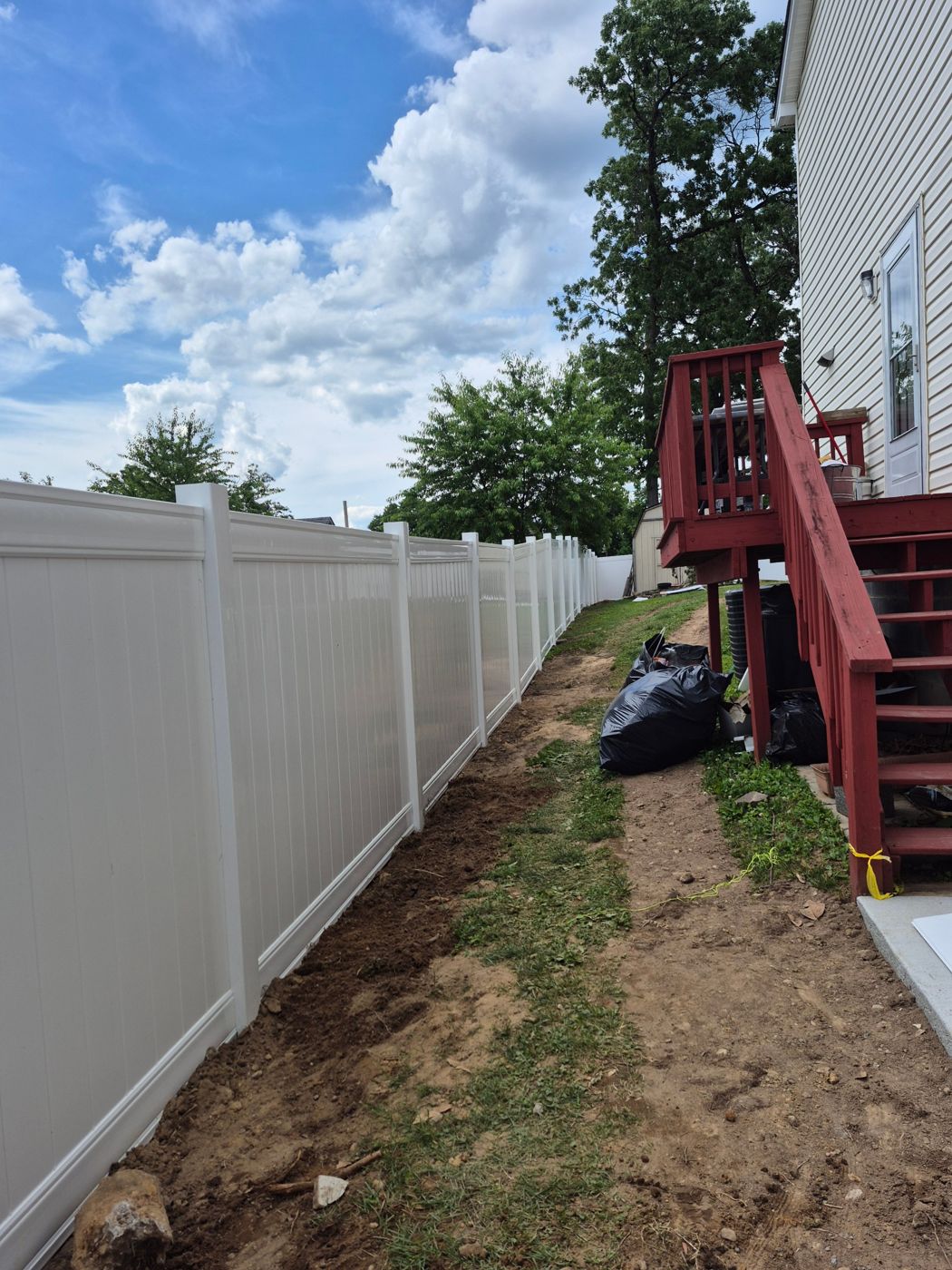Vinyl privacy fence